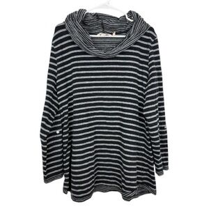 Soft Surrounding Striped Black & Gray Cowl Neck Tunic size XL Boho-flaw on neck